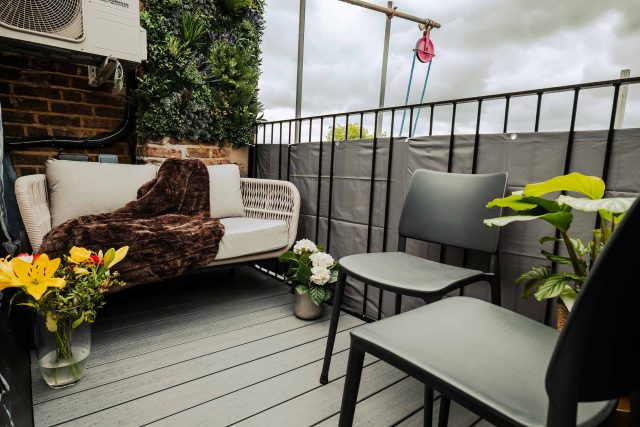 Balcony refurbishment and conversion specialist Builders near me with Roofer Builder in London, existing balcony creation or refurbish your existing balcony roof into a modern outside balcony, for living and entertaining, create an eco environmentally Green Roof or Green Wall Garden space with, using Sika Roof Systems and composite decking, lets create that special outdoor space you can enjoy, contact London Roof Gardens today.