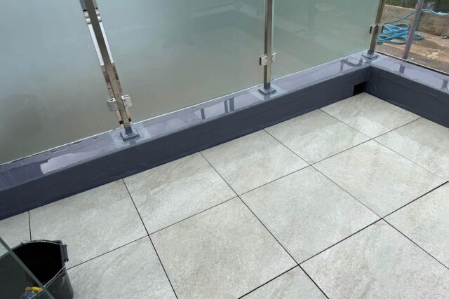 Roof Garden Terrace Roofing Contractors A newly constructed roof terrace in Battersea, London, has undergone a complete refurbishment.